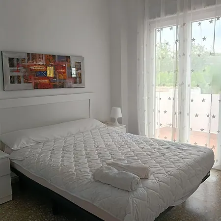 Bella Luna Denia Oliva